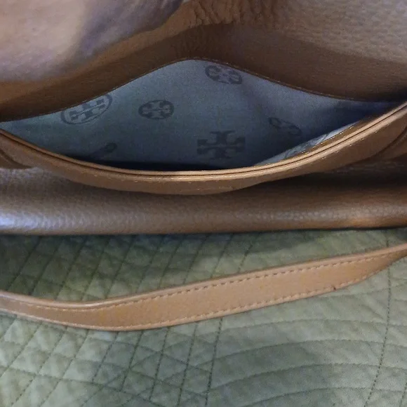 Tory Burch Amanda Tote & Wallet Set - Picture 14 of 17